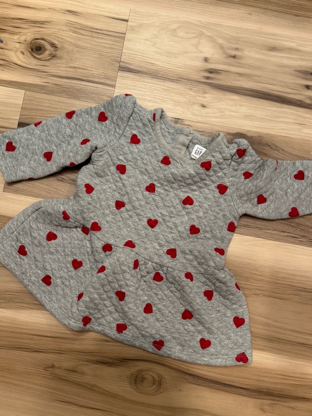 Baby GAP Gray Quilted Peplum Top with Red Heart Print 18-24 mo toddler